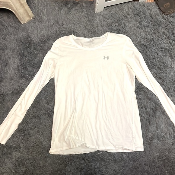 Long sleeved thin under armor shirt - Picture 1 of 2